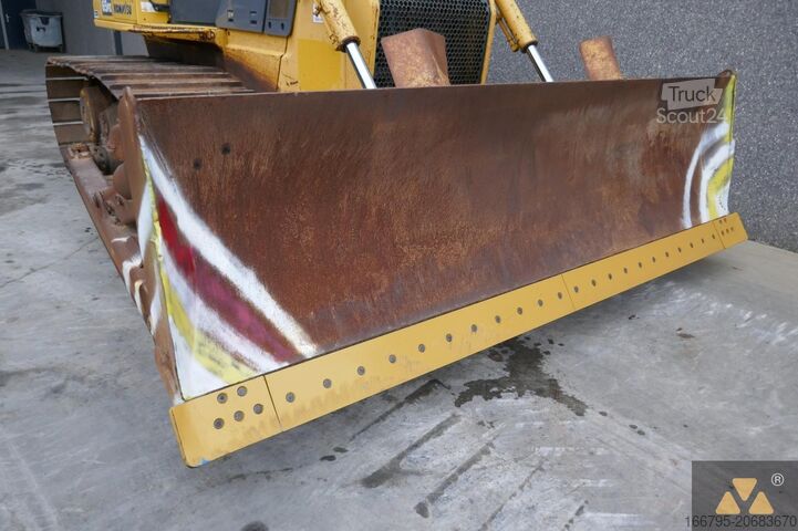 جرافة Komatsu D65PX-15EO