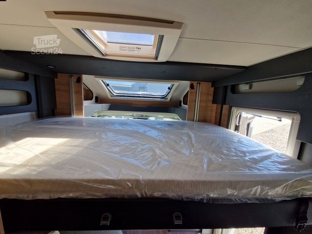 Полуинтегриран кемпер KNAUS L!VE WAVE 650 MEG  BLACK SELECTION