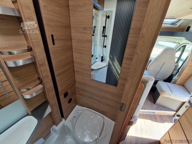 Полуинтегриран кемпер KNAUS L!VE WAVE 650 MEG  BLACK SELECTION