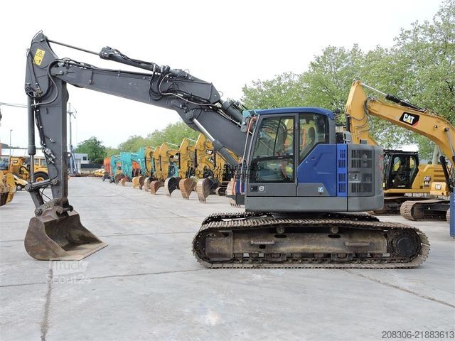 Excavatrice à chaînes VOLVO ECR235EL