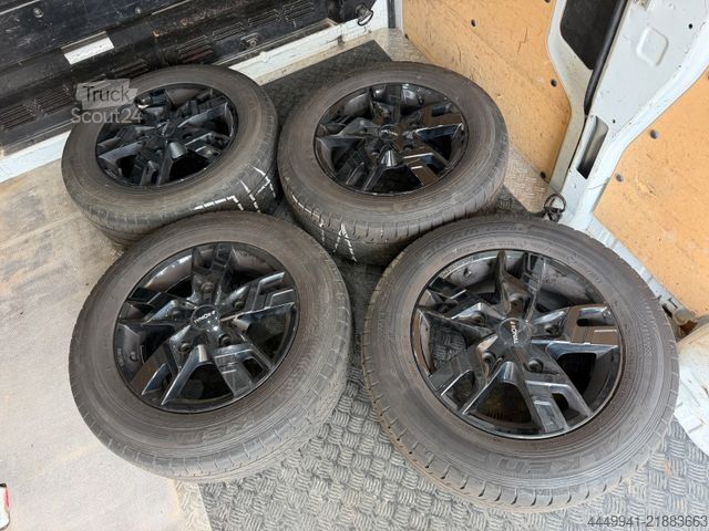 Slēgtais furgons FORD Transit Custom 290 L2*8-fach*Alu*Dachträger