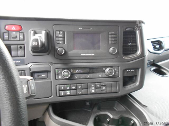 Standaardtrekker SCANIA S450