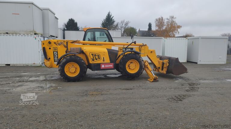 Telescopic Forklift JCB 535-140 with forks and loading bucket