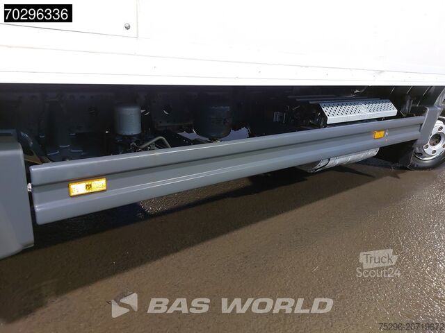 Koffer Mercedes Atego 818 4X2 8tonner Automatic 1000kg Ladebord...