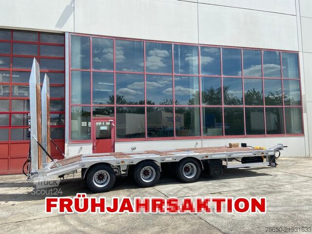 Remolque de plataforma baja Möslein TT 28  Tridem- Tieflader 3 Achs, gelenktNeufahrzeug