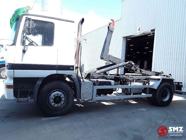 Transporte de contentores Mercedes Actros 1831 manual lames airco belgium truck