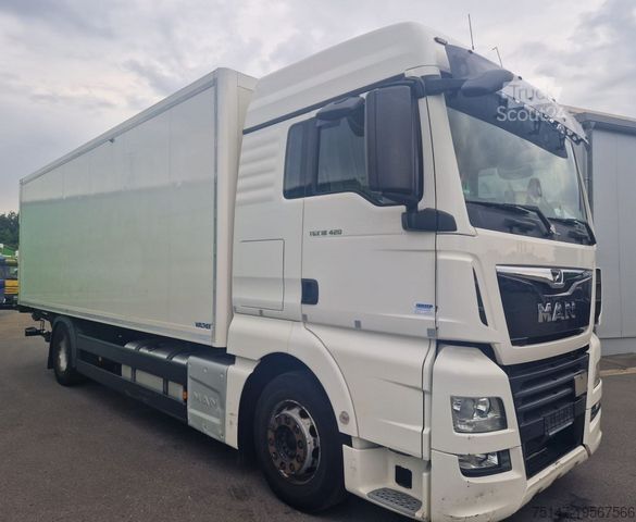 Vrachtwagen met bakwagen MAN TGX 18.420 4x2 LL Koffer LBW MBB Intarder