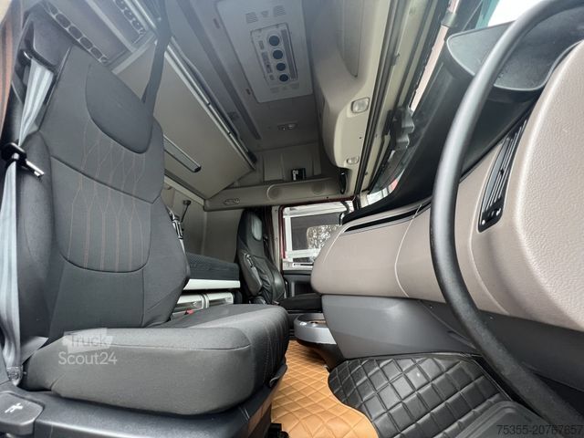 Standarta vilcējs DAF XF 480 SuperSpaceCab Klima Intarder Standklima