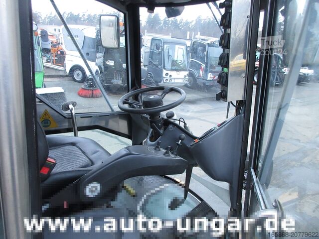 Road sweeper Tennant Applied 636 HS Green Machine 4x4 Kehrer