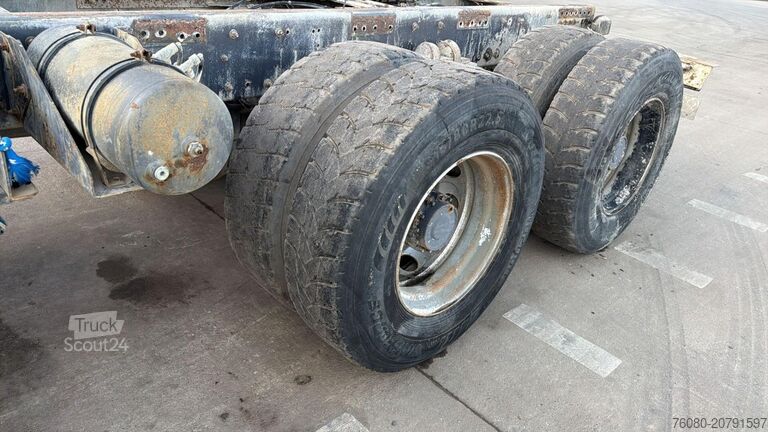 Châssis cabine Renault KERAX 370 DCI (BOITE MANUELLE / LAMES / GRAND P...