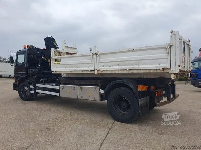 Vrachtwagen met kraan Mercedes-Benz Atego 1928