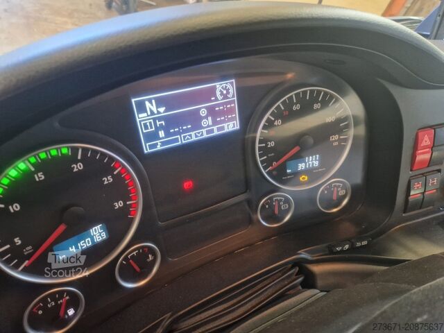 Grue montée sur camion MAN TGS