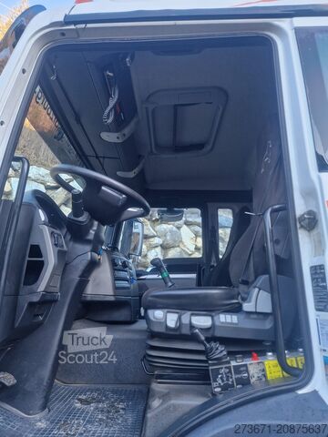 Grue montée sur camion MAN TGS