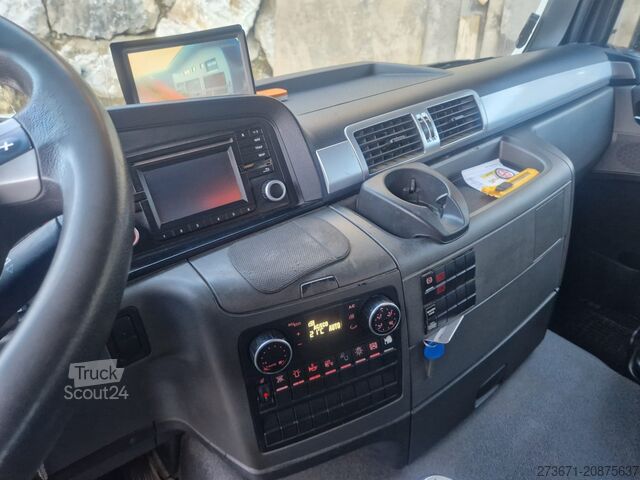 Grue montée sur camion MAN TGS