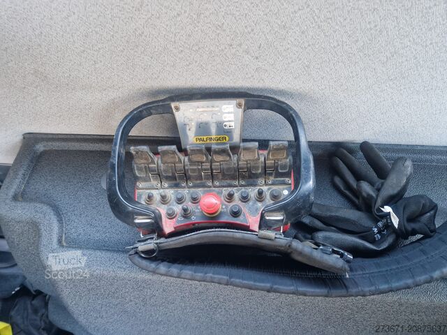 Grue montée sur camion MAN TGS