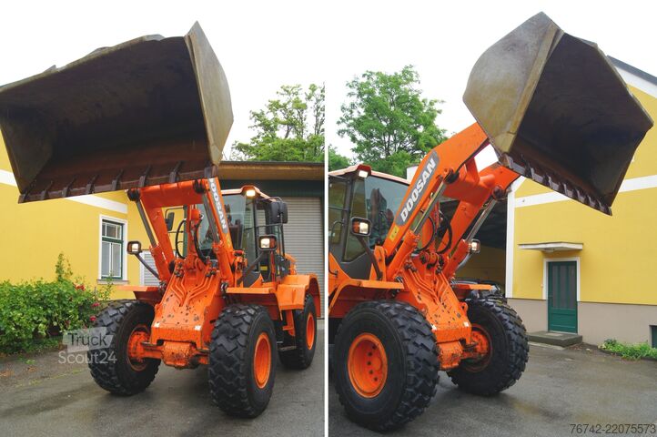 Nakladač DOOSAN DL250-3 /Reifen neu/Partikelfilter Stufe IIIB