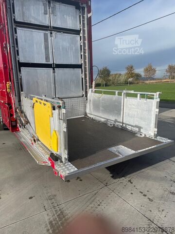 Semi-remorque pour bétail Bekkers 3 deks schommelvloeren