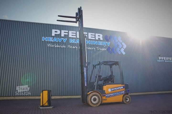 Chariot élévateur à fourche Jungheinrich EFG535 Electric, Lifting Height 4700mm, Freelift 1