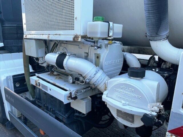 Autocisterna a vuoto MAN 26.360 6x4 TGA Saugwagen Kanal Müller 13cbm