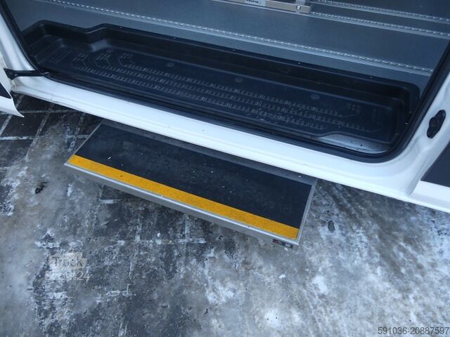 Minibus Volkswagen Crafter 35 Kombi 35 LR Maxi 8SITZER/RAMPE/KAM/TEMP