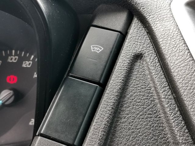 Furgone chiuso FORD Transit 2.2TDCI/92KW KOFFER 8 PAL/ LUFT/ZWILLING