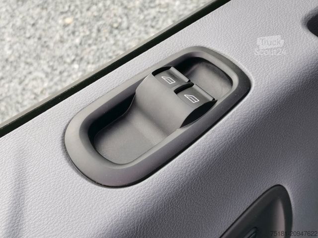 Furgone chiuso FORD Transit 2.2TDCI/92KW KOFFER 8 PAL/ LUFT/ZWILLING