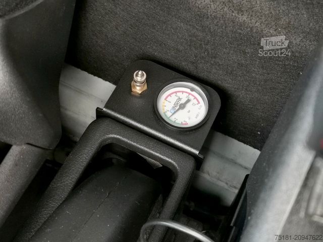 Furgone chiuso FORD Transit 2.2TDCI/92KW KOFFER 8 PAL/ LUFT/ZWILLING