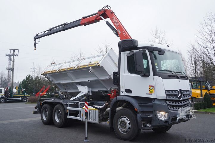 διπλόπλευρο ανατρεπόμενο φορτηγό Mercedes-Benz Arocs 2636 6x4 / 2-way tipper / Fassi