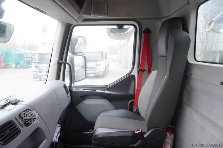 Platforma ar celtni Renault C280 DTI 8 / FASSI crane 5.6T / 560 mth