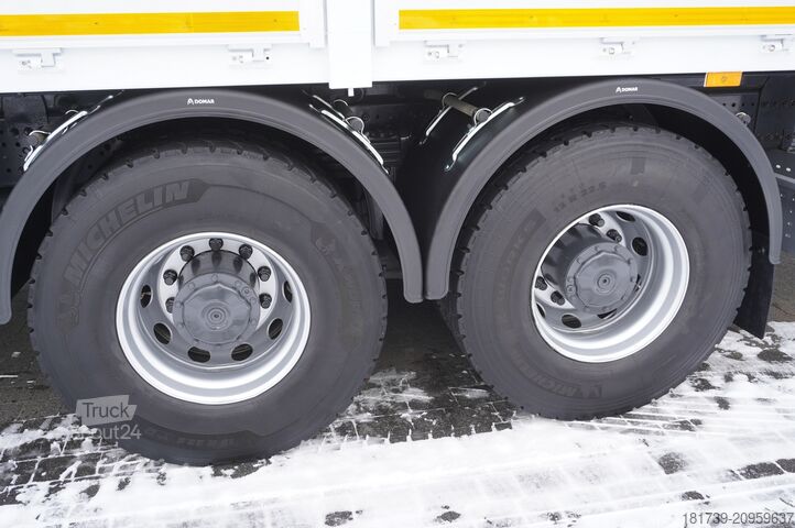 Platforma ar celtni Mercedes-Benz Arocs 2633 flatbed truck / Crane FASSI