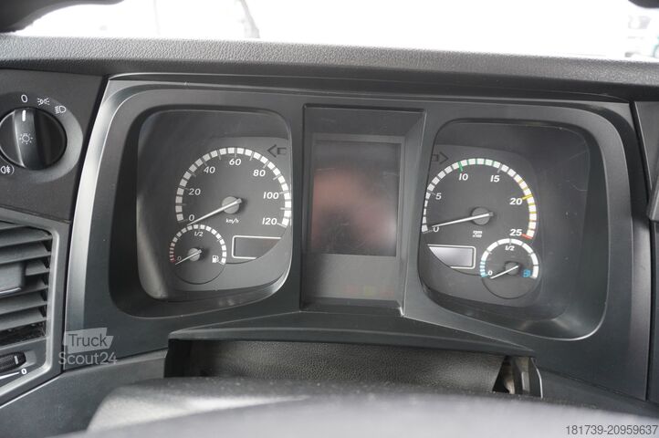 Platforma ar celtni Mercedes-Benz Arocs 2633 flatbed truck / Crane FASSI