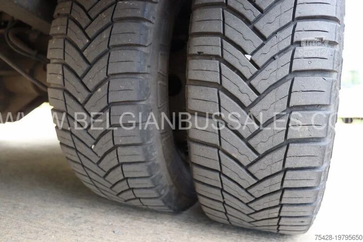 Minibus Iveco Daily / A60 C17 / 7.5m / Airco / Euro 6