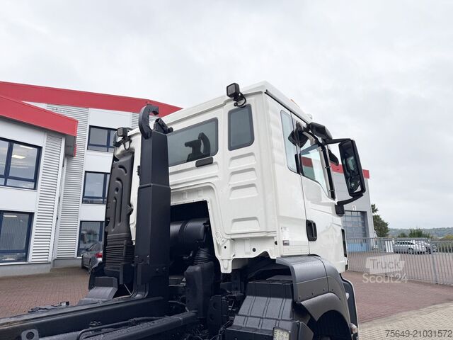 Haakarm vrachtwagen MAN TGS 35.480 8x4 BL TGS 35.480 8x4 BL, PriTarder, Navi