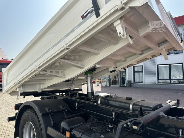 Grue à tour MAN TGM 18.320 4x2 TGM 18.320 4x2, Kran HMF 1320 K3, Funk