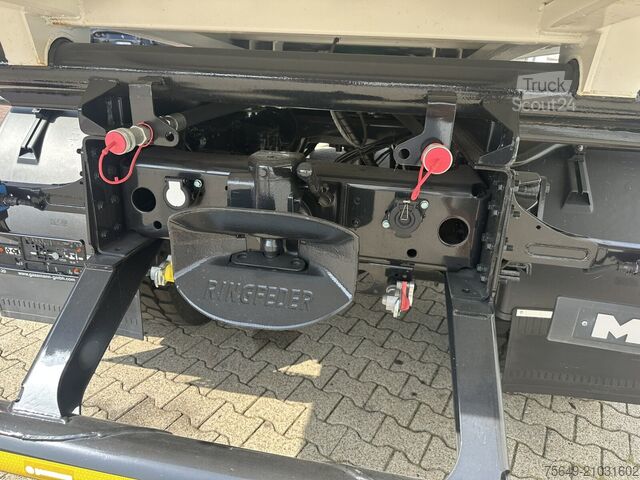 Grue à tour MAN TGM 18.320 4x2 TGM 18.320 4x2, Kran HMF 1320 K3, Funk