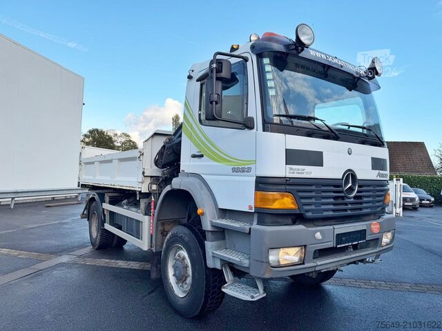 Grue à tour Mercedes-Benz Atego 1823AK 4x4 Atego 1823AK 4x4, Kran HIAB, Bordmatik