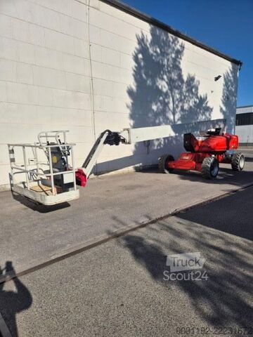 Scharnierende telescopische hoogwerker JLG M600JP
