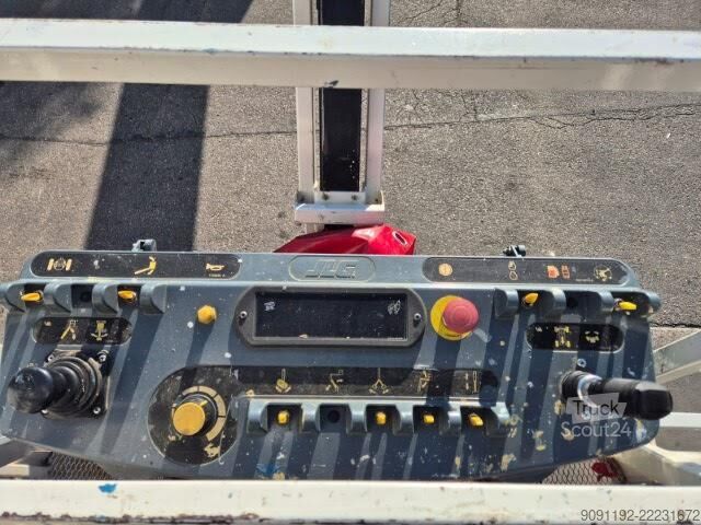 Scharnierende telescopische hoogwerker JLG M600JP