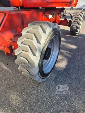 Kloubová teleskopická pracovní plošina JLG M600JP