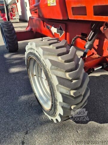 Kloubová teleskopická pracovní plošina JLG M600JP