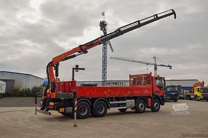 Camion-grue Iveco Trakker 360