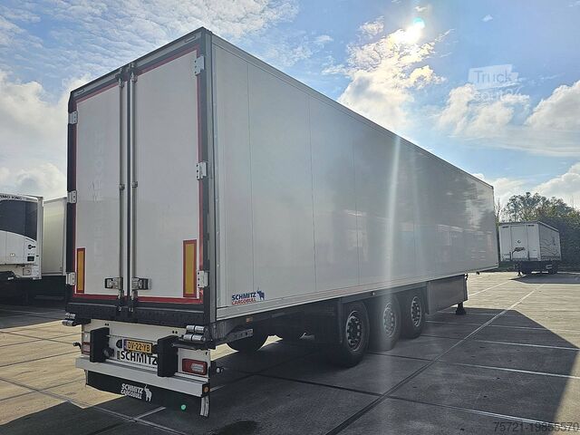 Transporte refrigerado/congelado SCHMITZ SKO 24