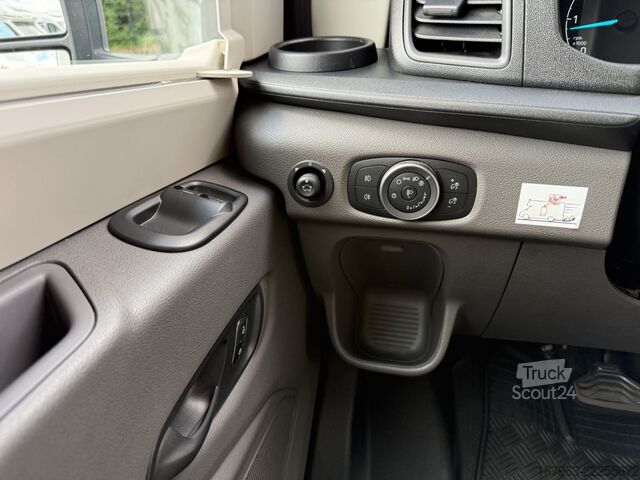 Halvintegrerad husbil CHAUSSON 720 Titanium Ultimate