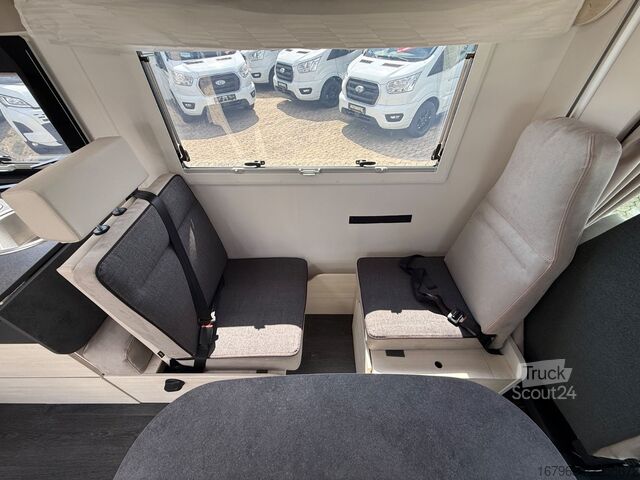 Halvintegrerad husbil CHAUSSON 720 Titanium Ultimate