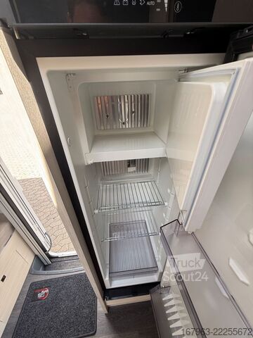 Halvintegrerad husbil CHAUSSON 720 Titanium Ultimate