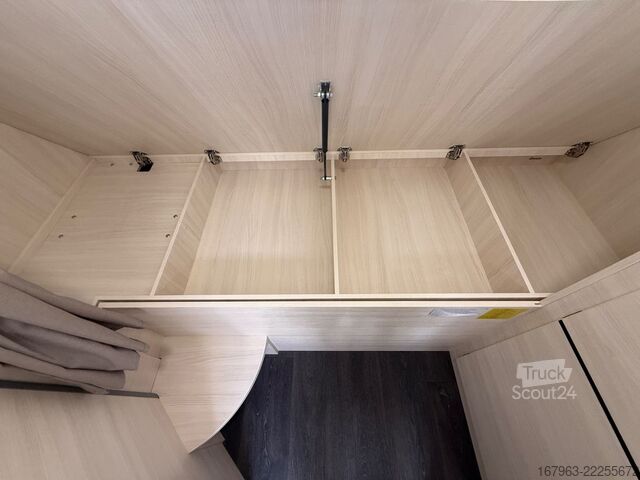 Halvintegrerad husbil CHAUSSON 720 Titanium Ultimate
