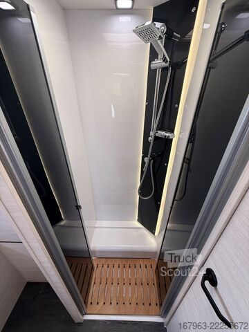 Halvintegrerad husbil CHAUSSON 720 Titanium Ultimate