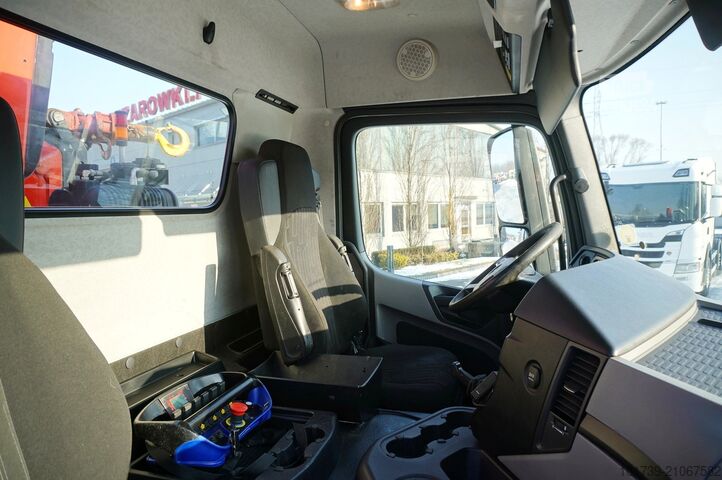 Vinçli platform Mercedes-Benz Antos 2540 / Flatbed 15 EPAL/ Fassi F165