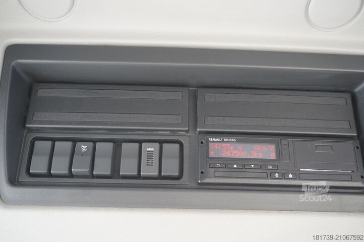 Vinçli platform Renault C280 DTI 8 / HDS Fassi F135A.22 / remote