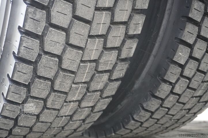 Vinçli platform Renault C280 DTI 8 / FASSI crane 5.6T / range 8m